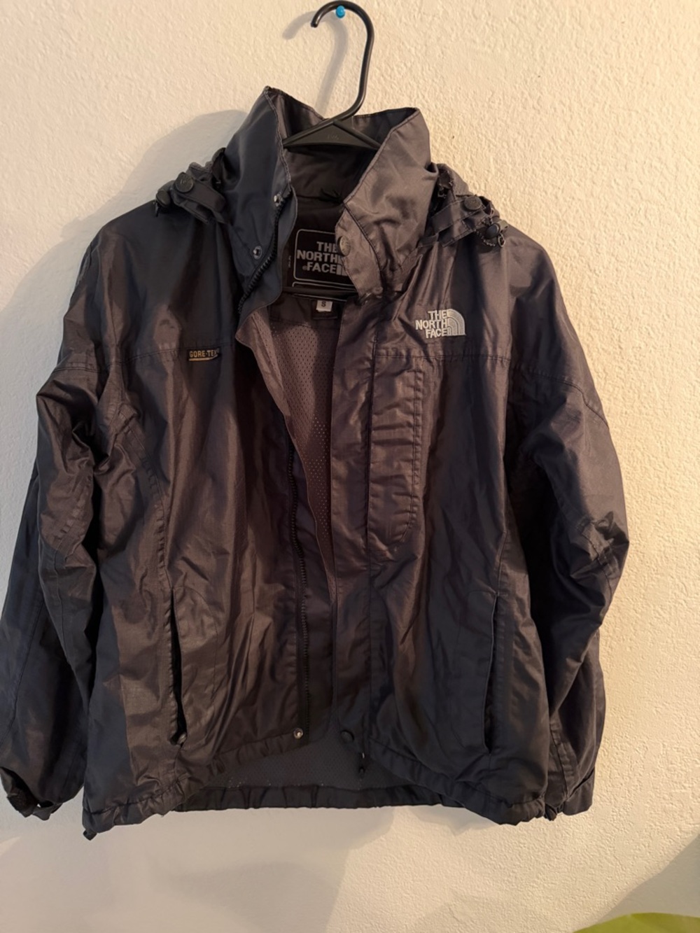 The North Face black GORE-TEX Shell Jacket - Picture 2 of 4